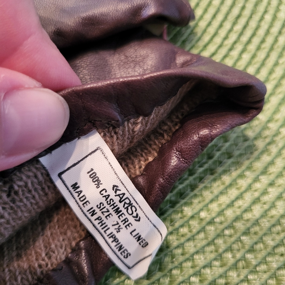 NWT Aris Brown Leather Gloves, Cashmere Lined By Isotoner - Picture 3 of 5